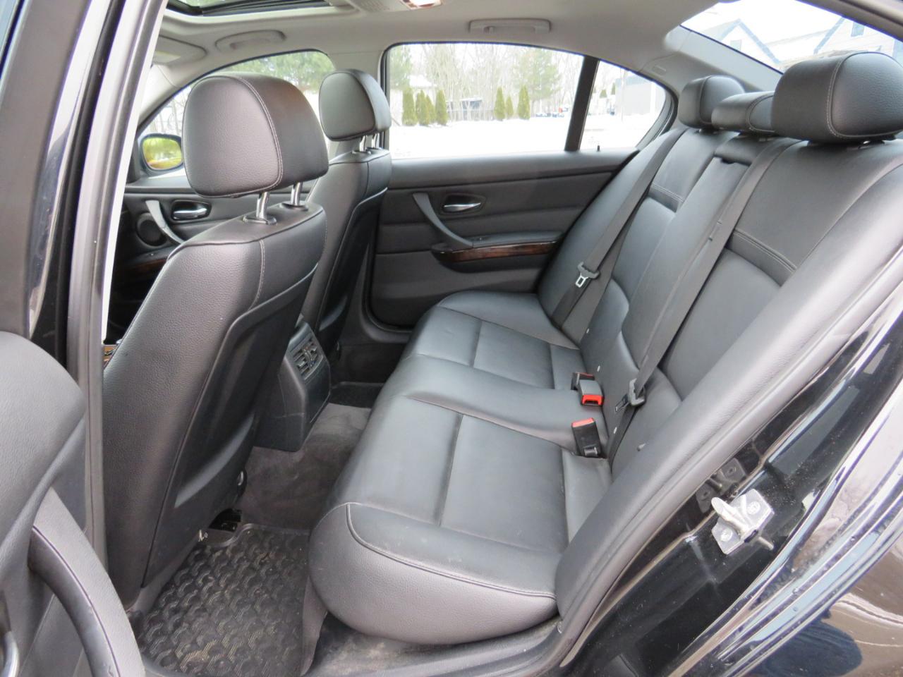 BMW 3-Series 328i xDrive 2011