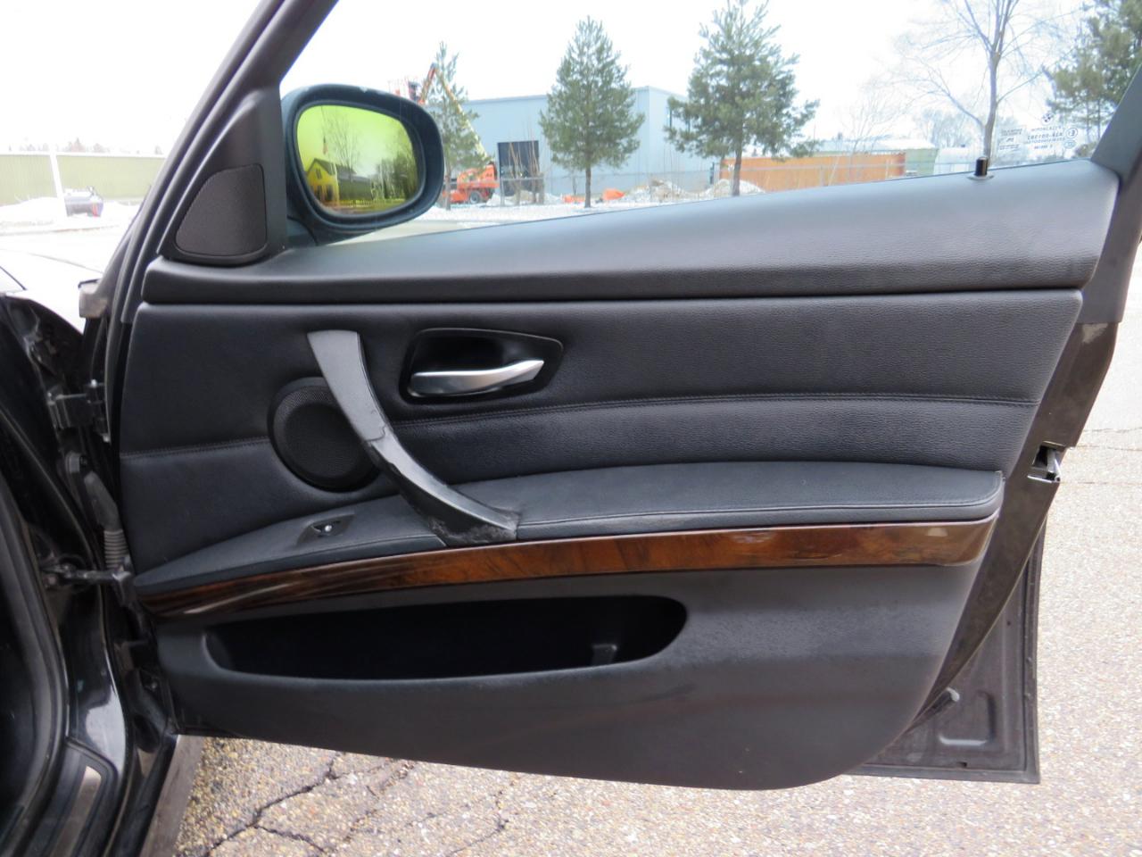 BMW 3-Series 328i xDrive 2011