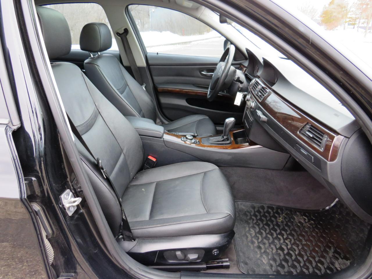 BMW 3-Series 328i xDrive 2011