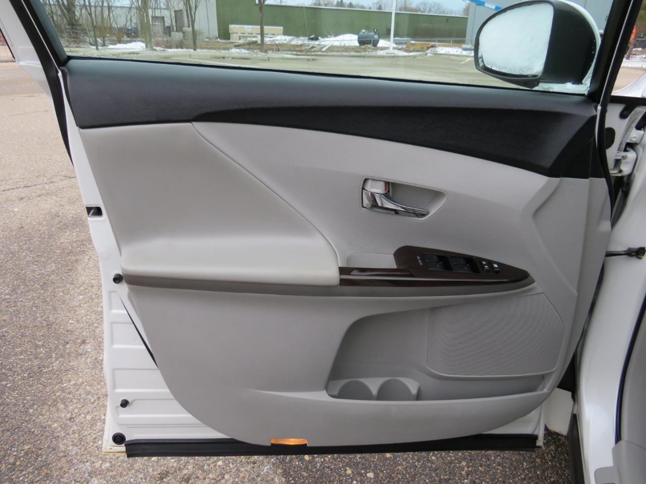 Toyota Venza AWD I4 2011