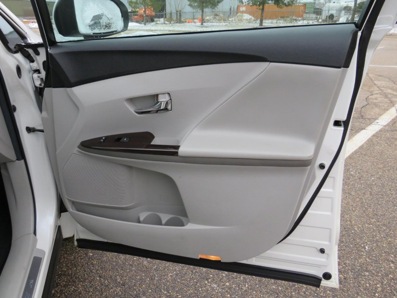 Toyota Venza AWD I4 2011