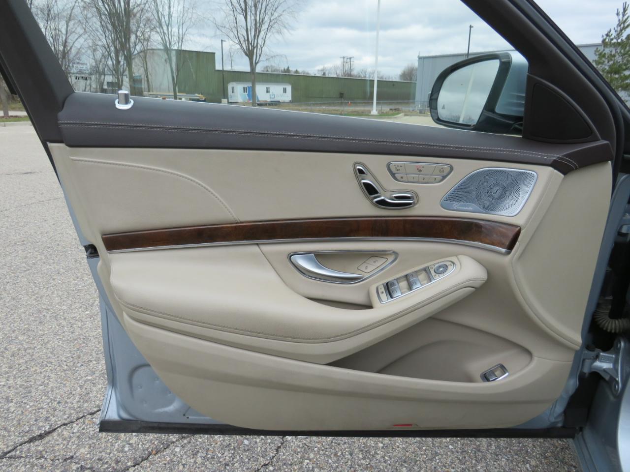 Mercedes-Benz S-Class S550 4MATIC 2014