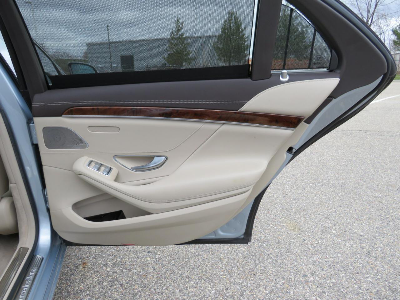 Mercedes-Benz S-Class S550 4MATIC 2014