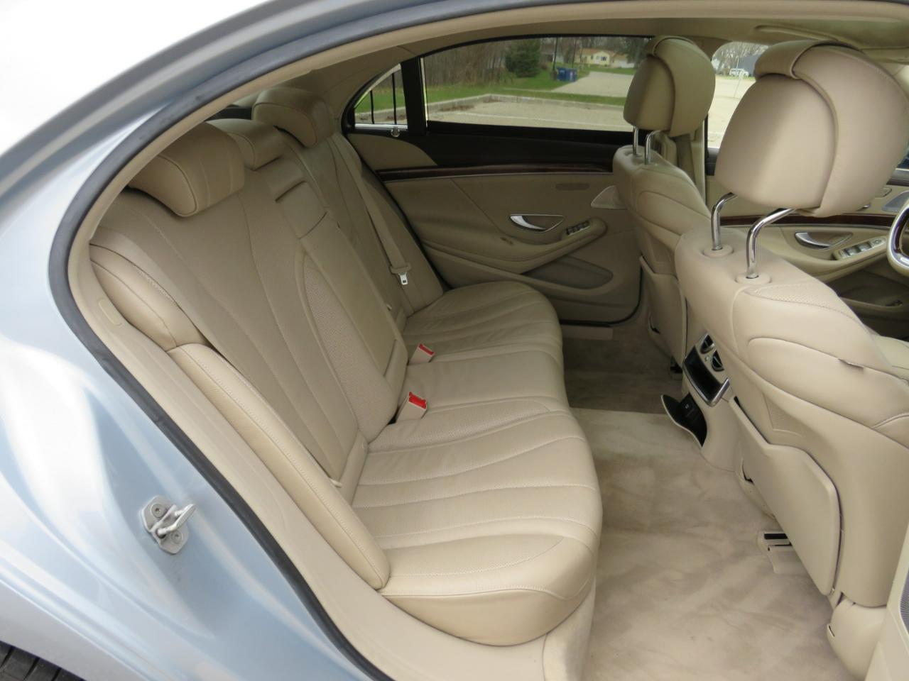 Mercedes-Benz S-Class S550 4MATIC 2014