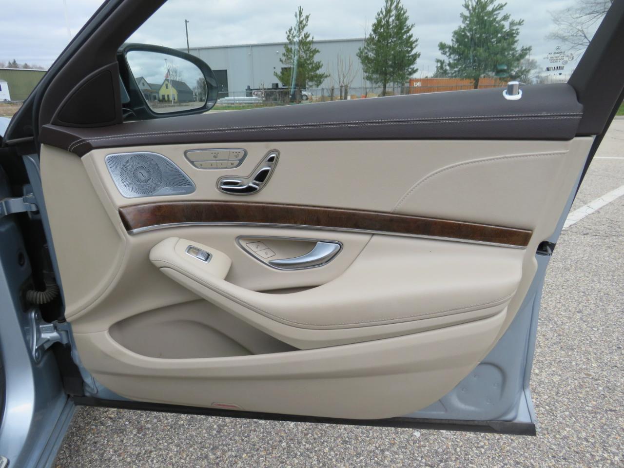 Mercedes-Benz S-Class S550 4MATIC 2014