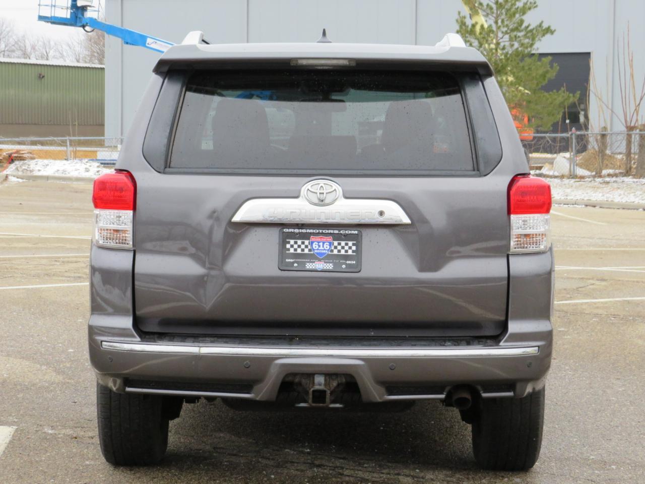 Toyota 4Runner SR5 4WD 2011