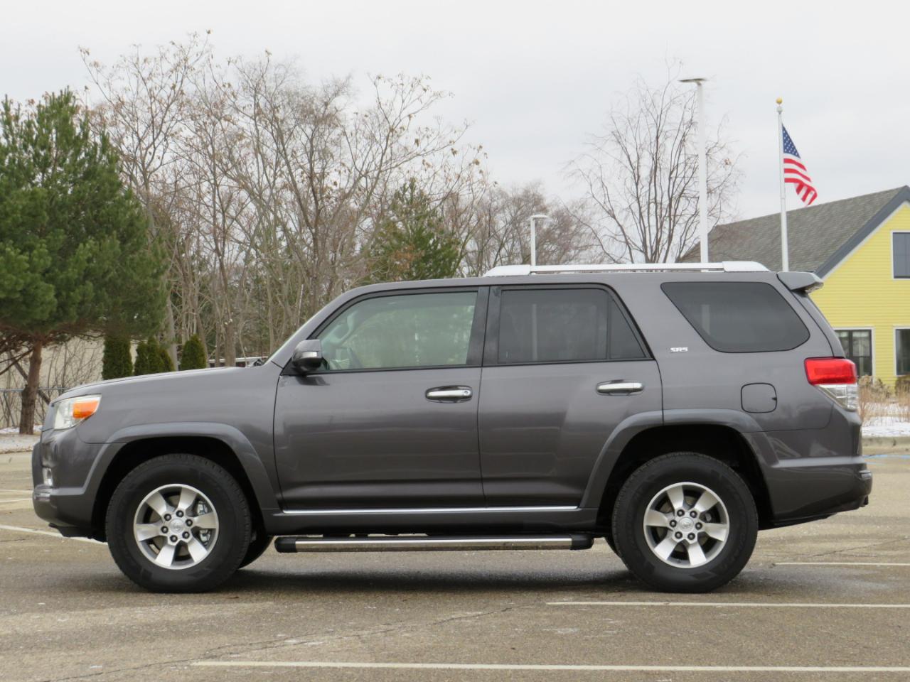 Toyota 4Runner SR5 4WD 2011