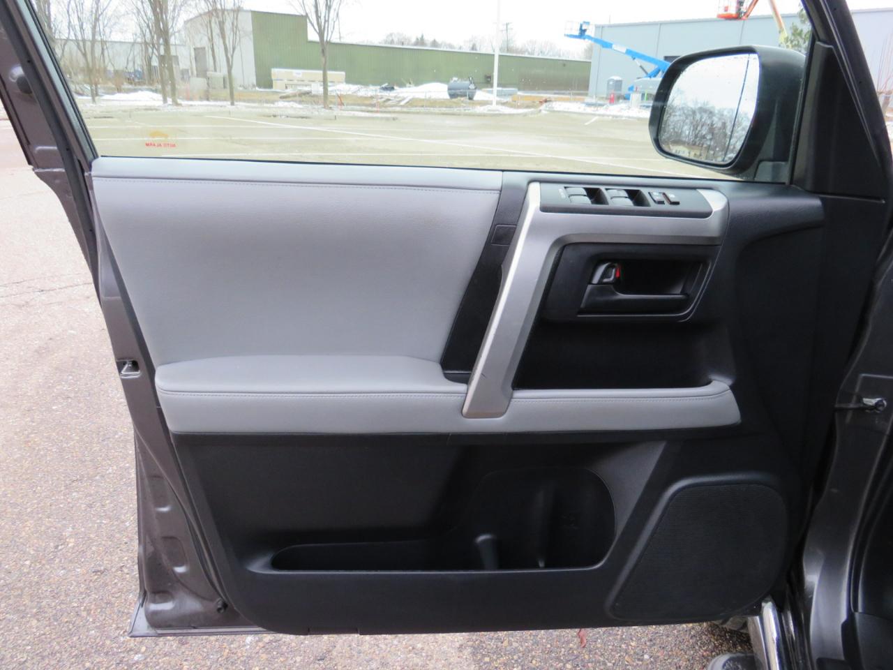 Toyota 4Runner SR5 4WD 2011