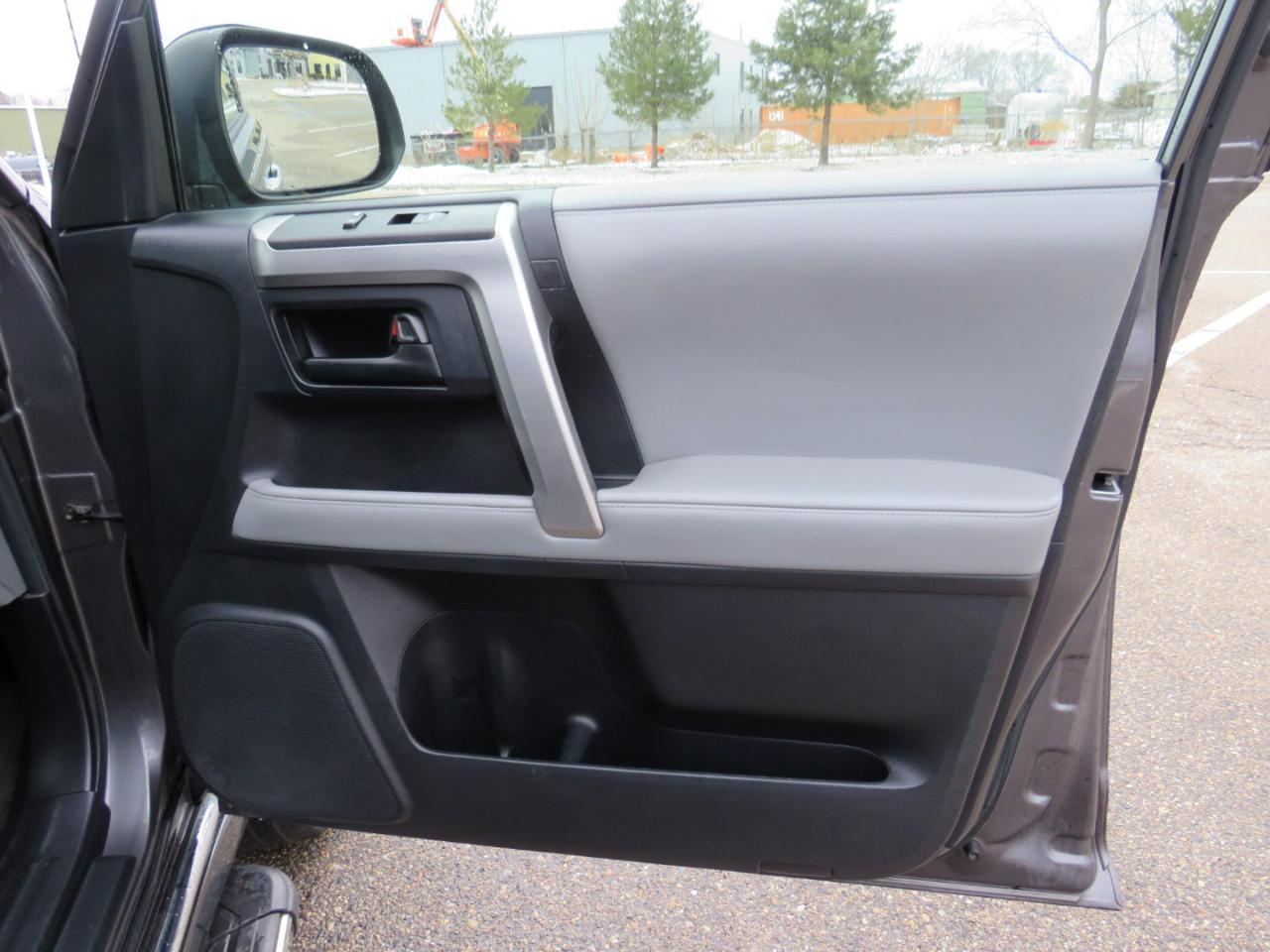 Toyota 4Runner SR5 4WD 2011