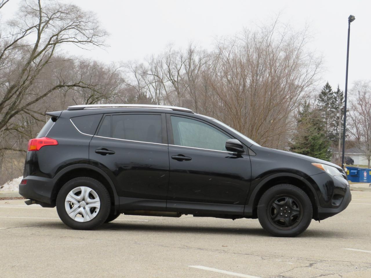 Toyota RAV4 LE AWD 2015