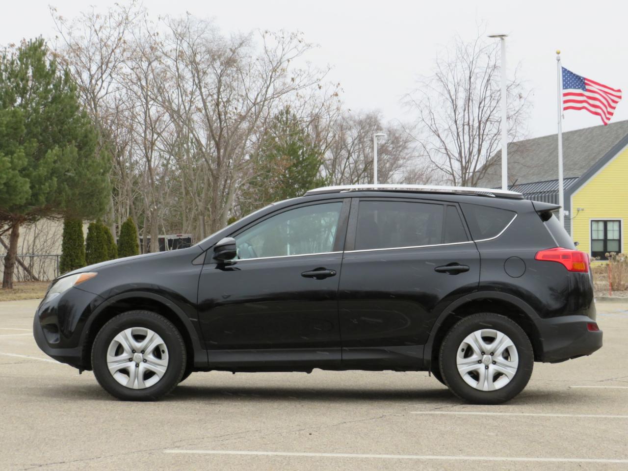 Toyota RAV4 LE AWD 2015