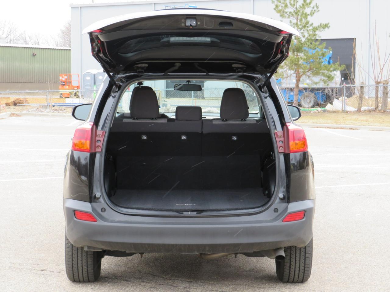 Toyota RAV4 LE AWD 2015