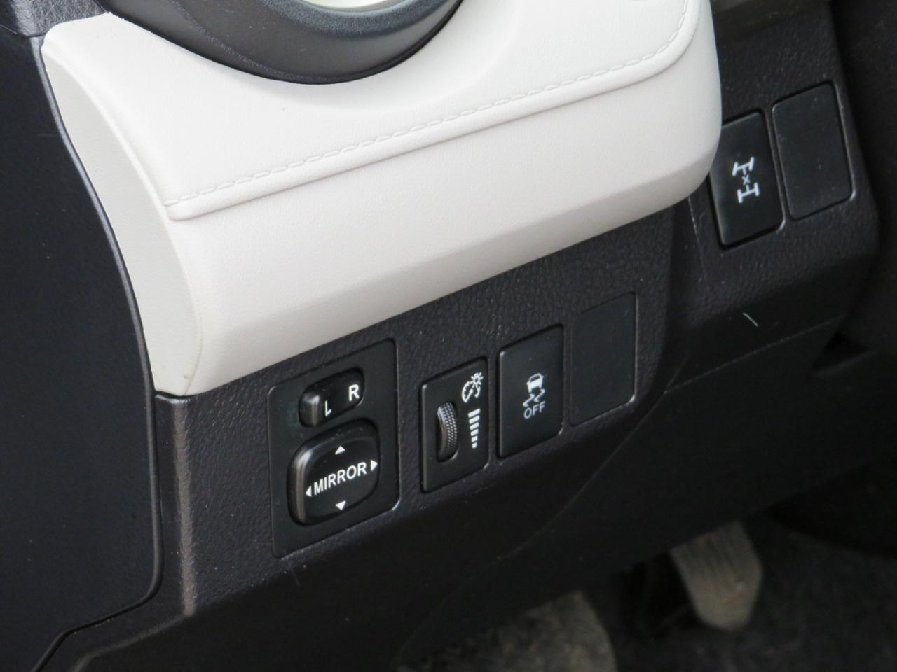 Toyota RAV4 LE AWD 2015