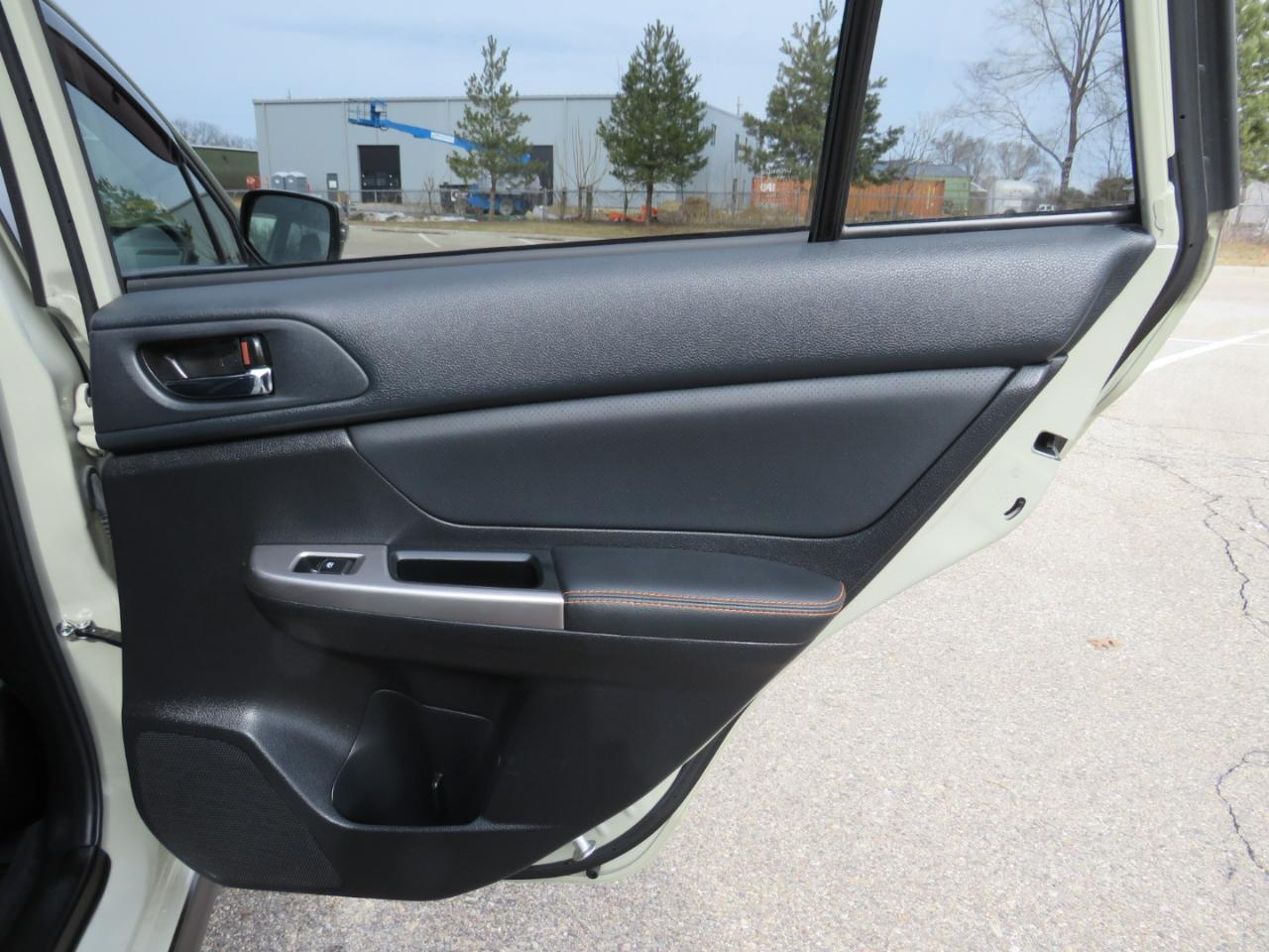 Subaru Crosstrek 2.0i Limited PZEV CVT 2017