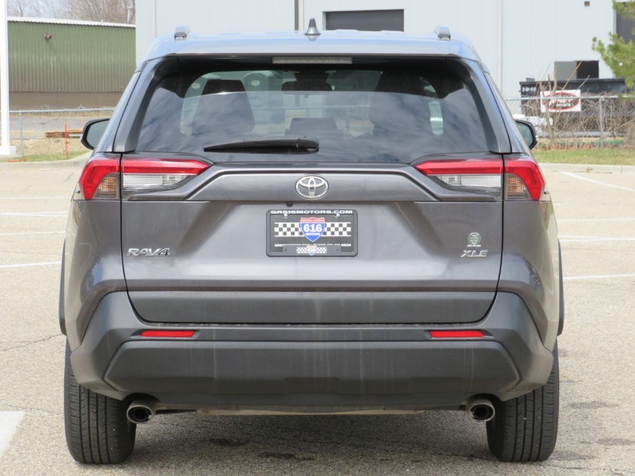 Toyota RAV4 XLE 2019
