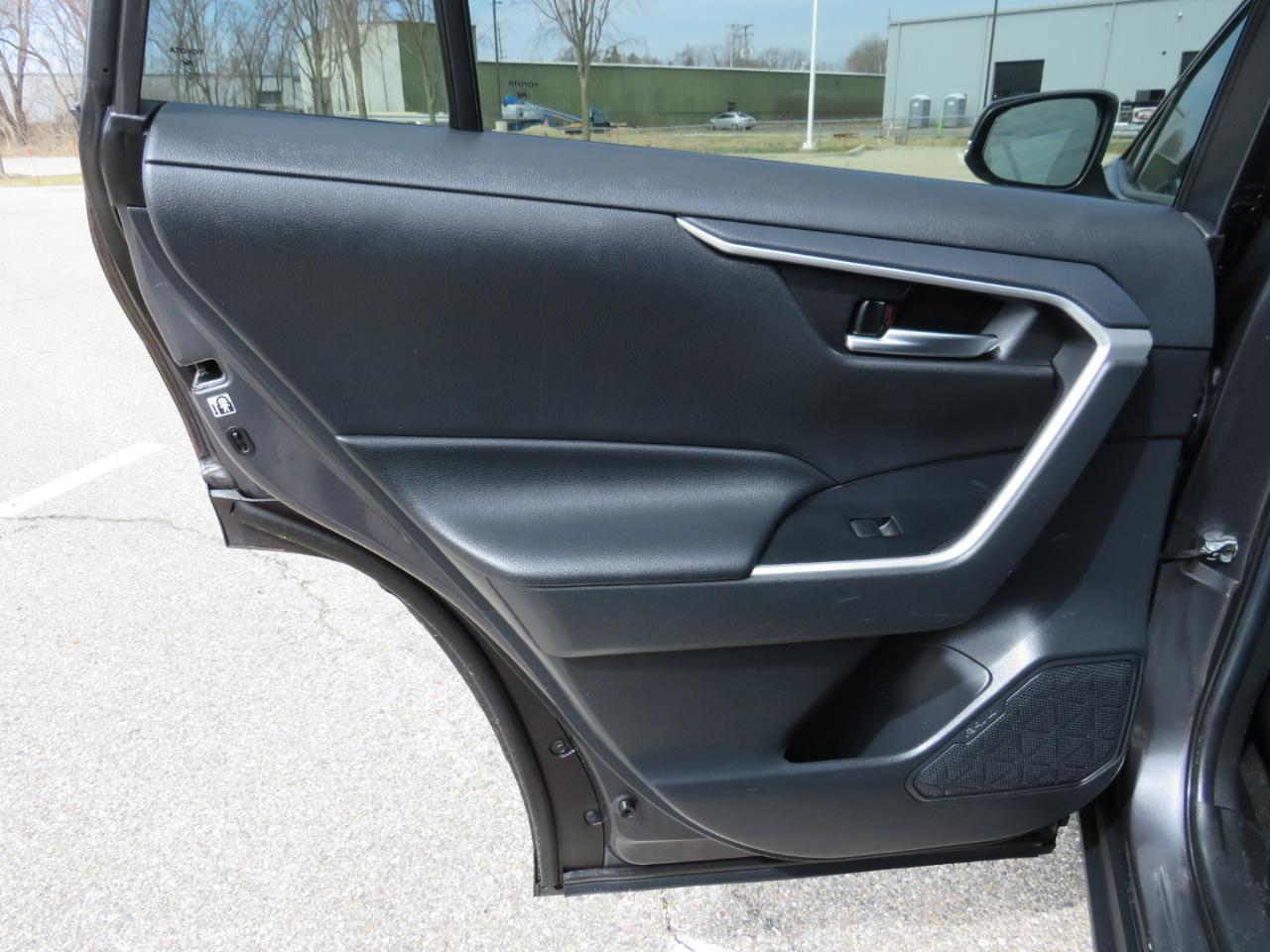 Toyota RAV4 XLE 2019