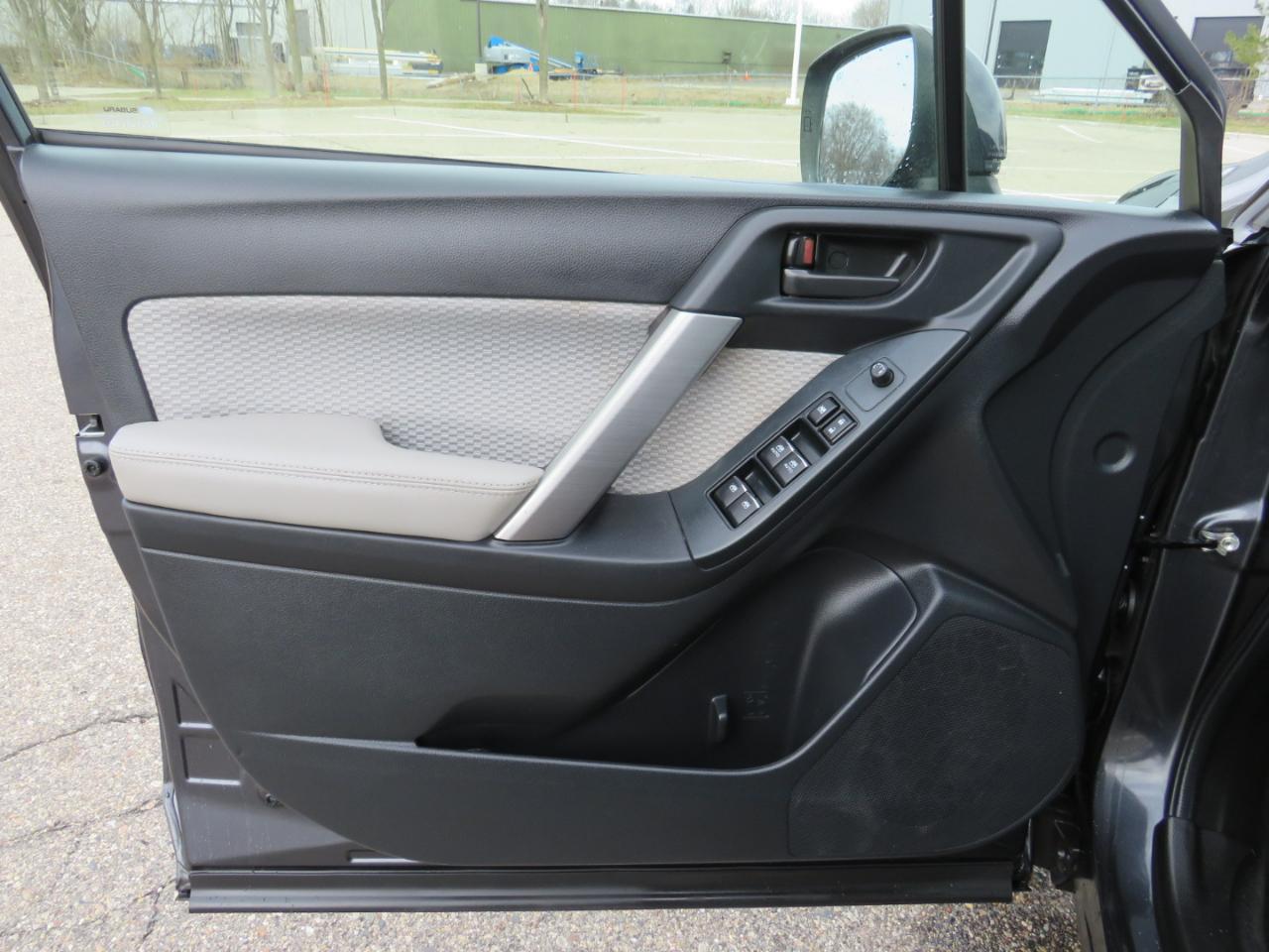 Subaru Forester 2.5i Premium PZEV CVT 2017