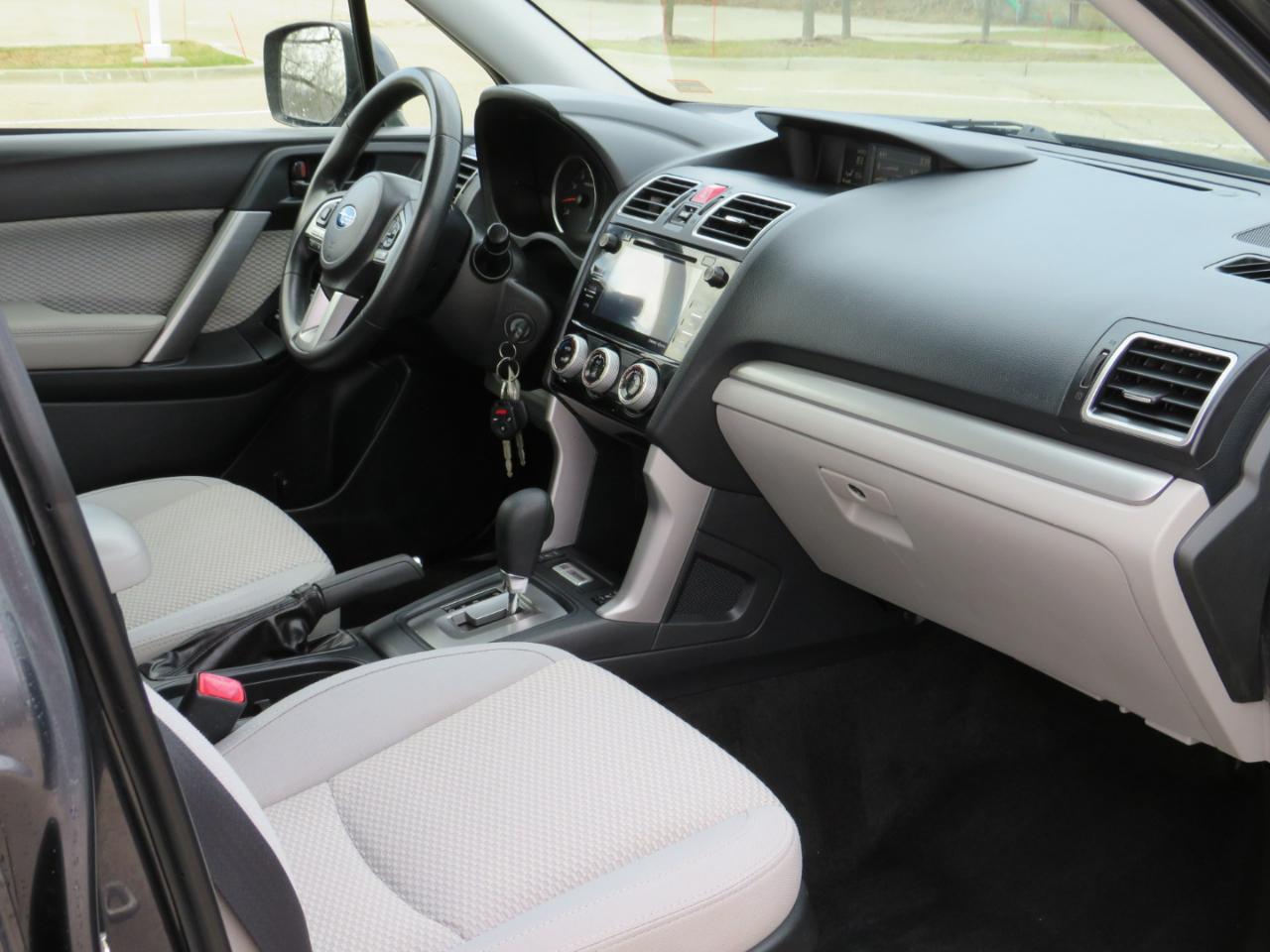 Subaru Forester 2.5i Premium PZEV CVT 2017