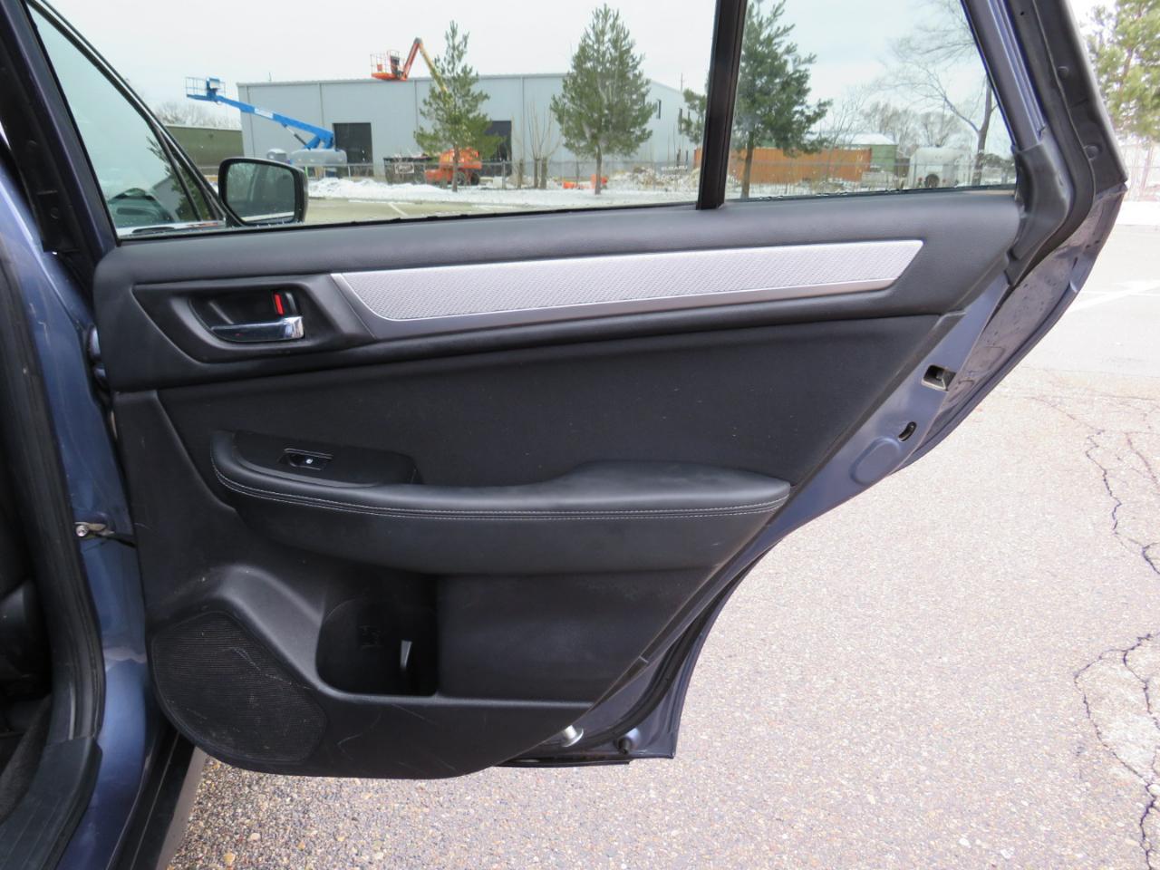 Subaru Outback 2.5i Premium 2015