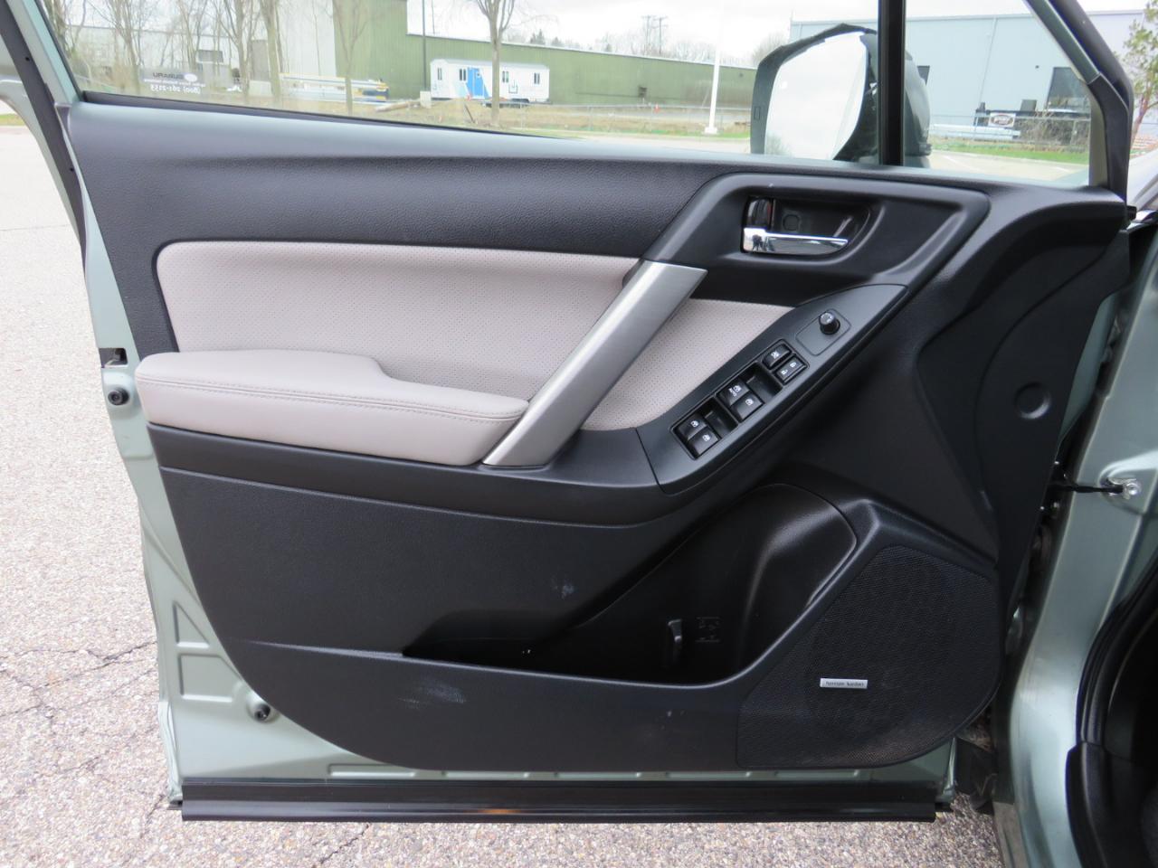 Subaru Forester 2.5i Touring 2015