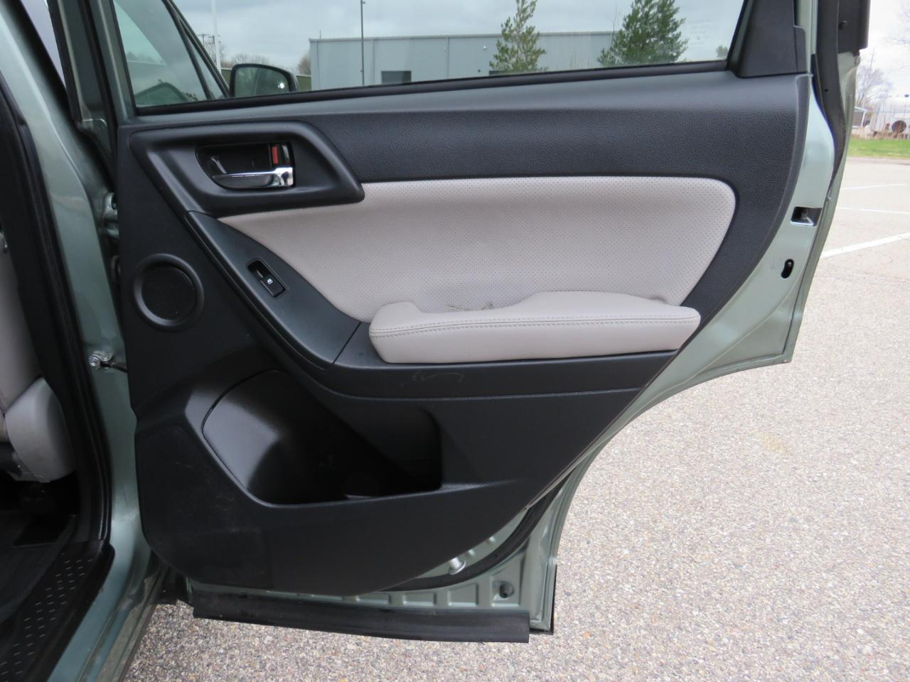 Subaru Forester 2.5i Touring 2015