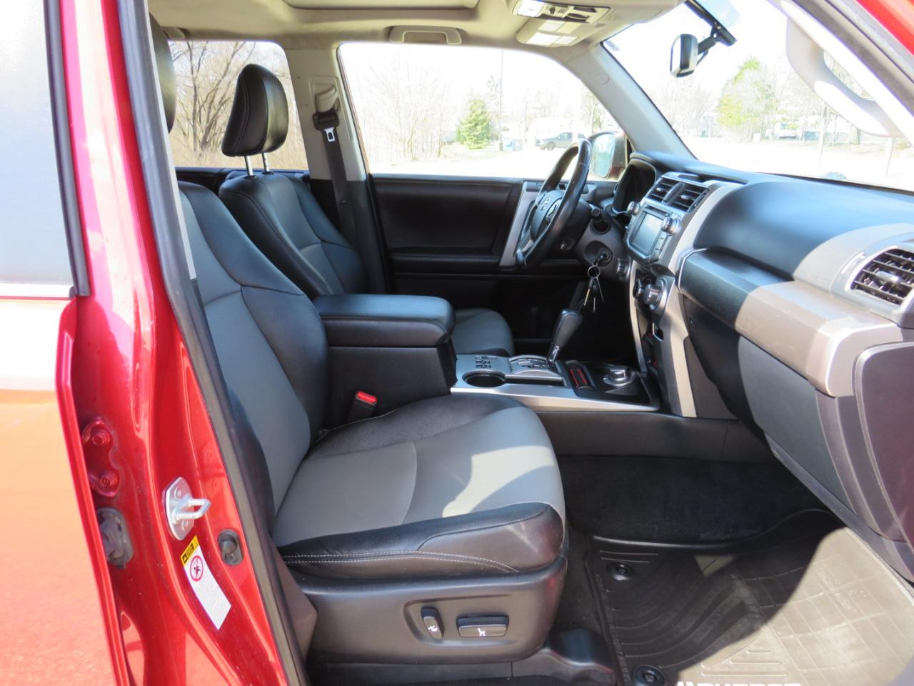 Toyota 4Runner SR5 4WD 2016