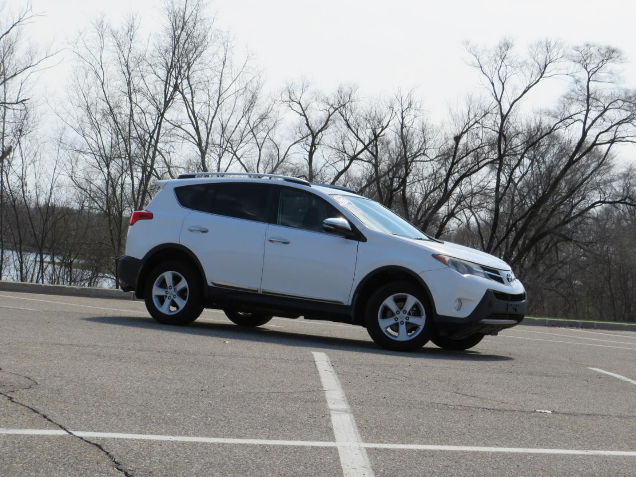 Toyota RAV4 XLE FWD 2014