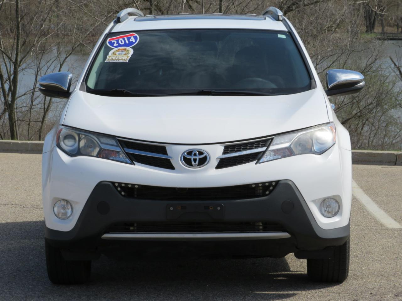 Toyota RAV4 XLE FWD 2014