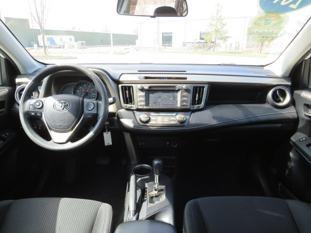 Toyota RAV4 XLE FWD 2014