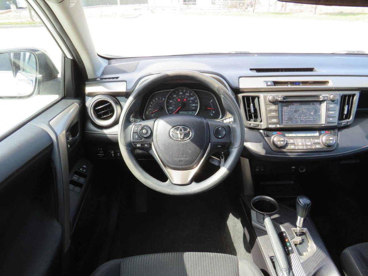 Toyota RAV4 XLE FWD 2014