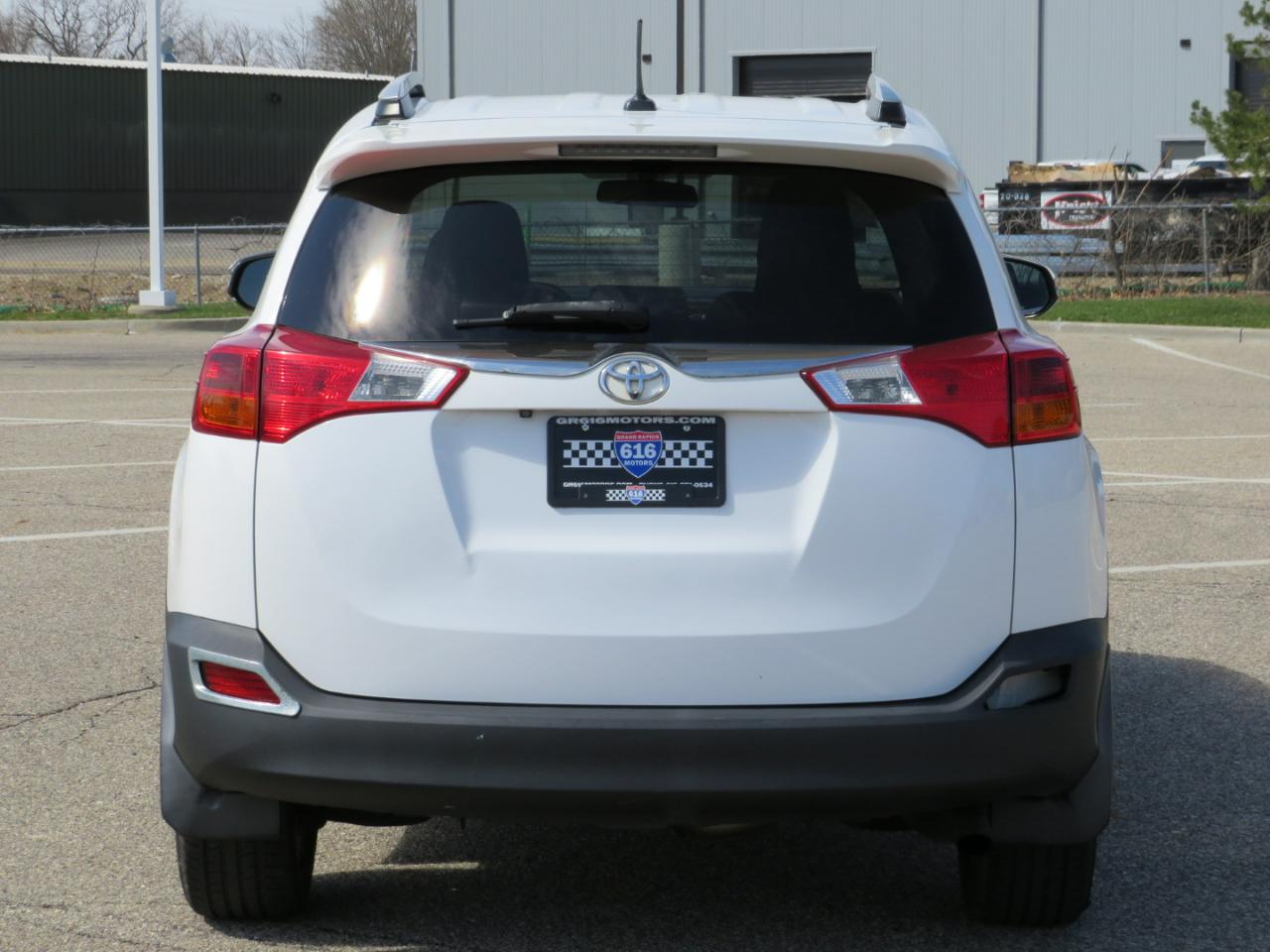 Toyota RAV4 XLE FWD 2014