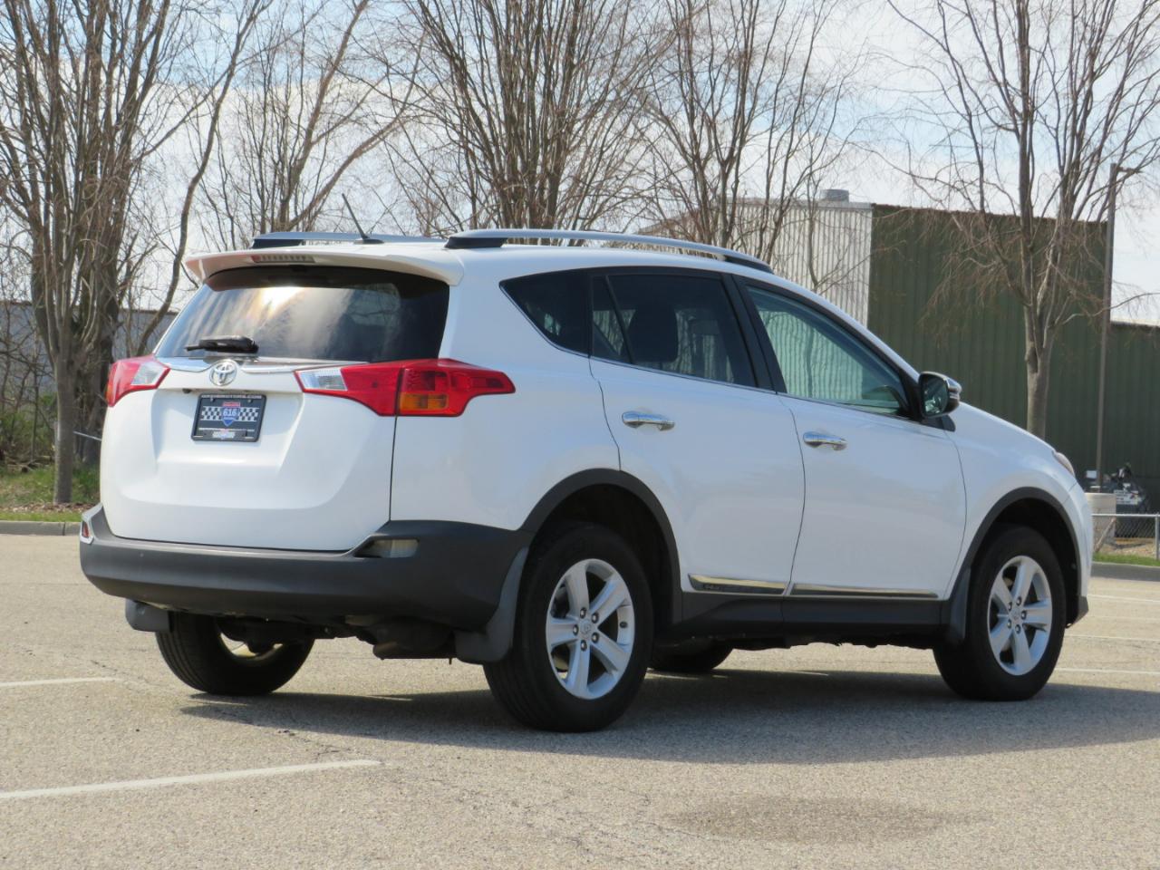 Toyota RAV4 XLE FWD 2014