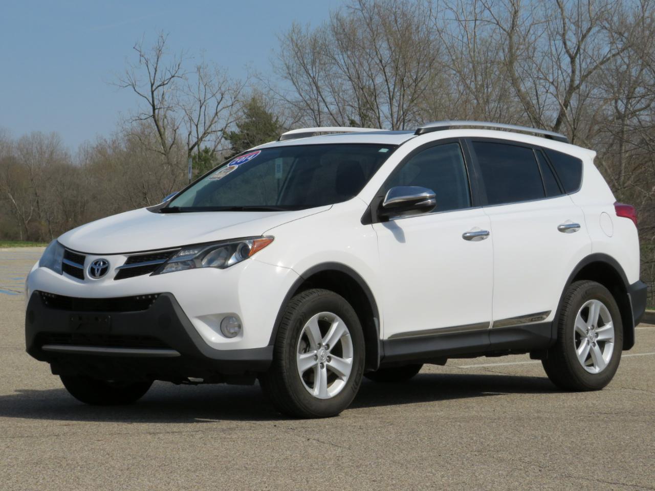 Toyota RAV4 XLE FWD 2014