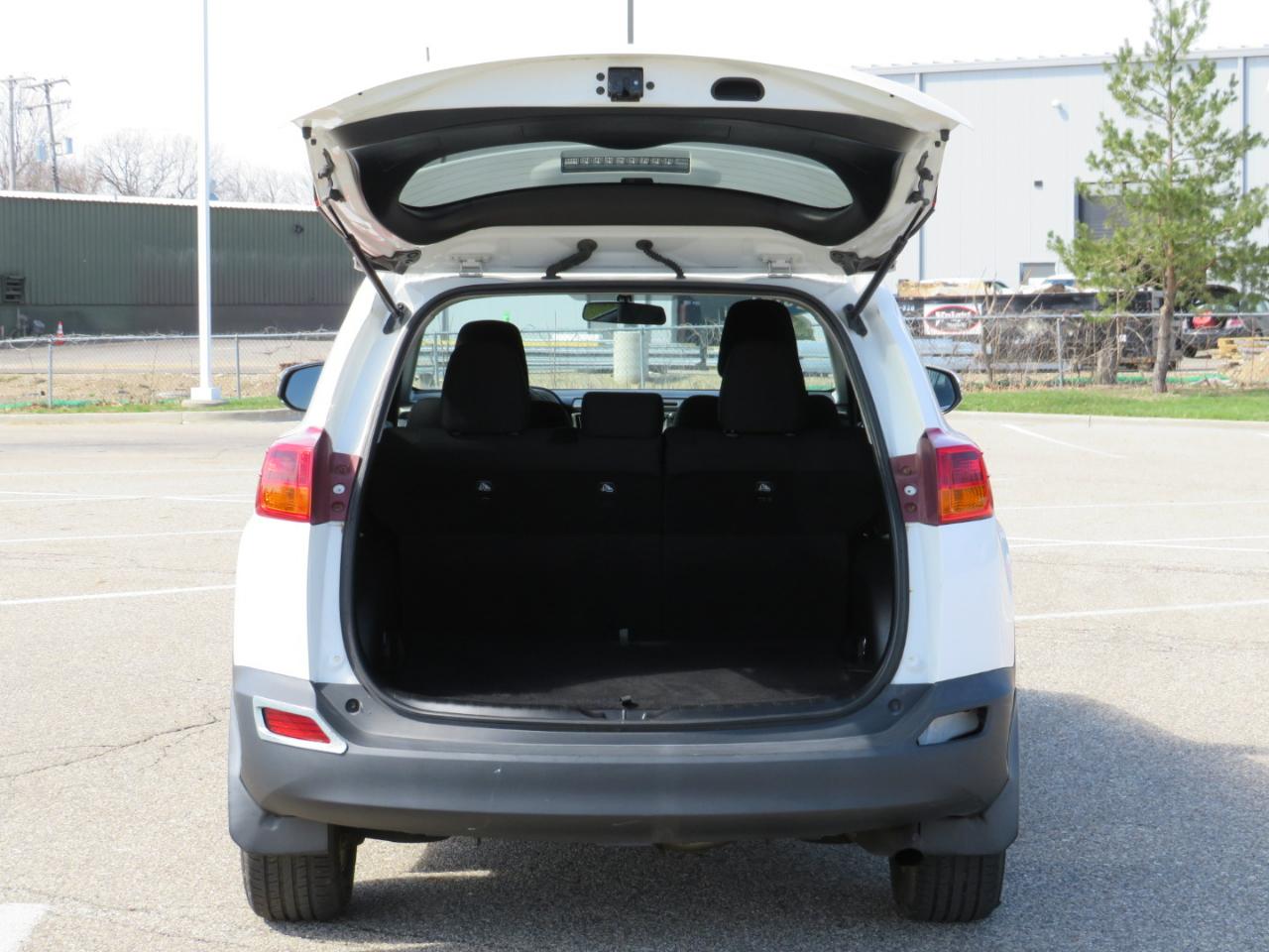 Toyota RAV4 XLE FWD 2014