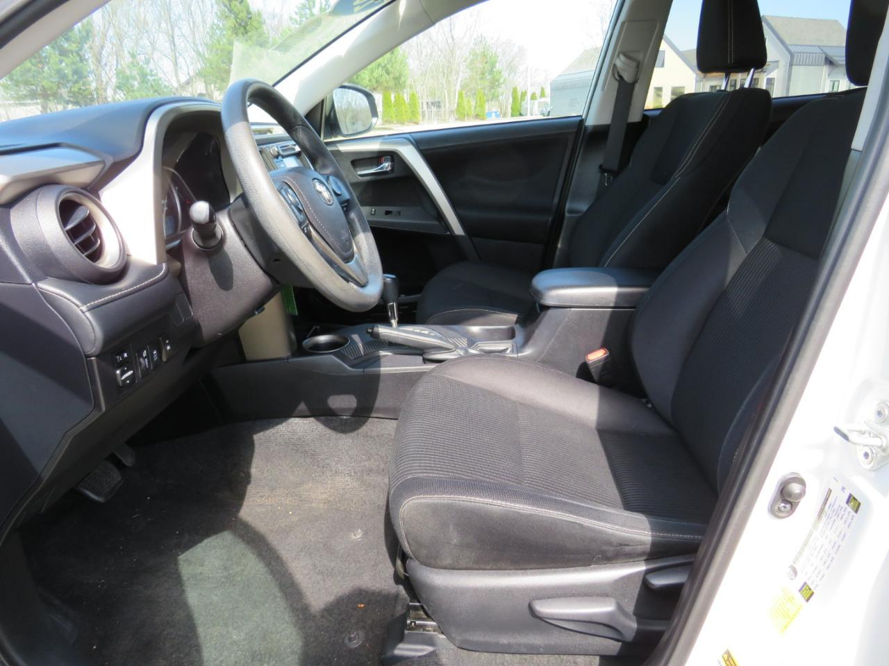 Toyota RAV4 XLE FWD 2014