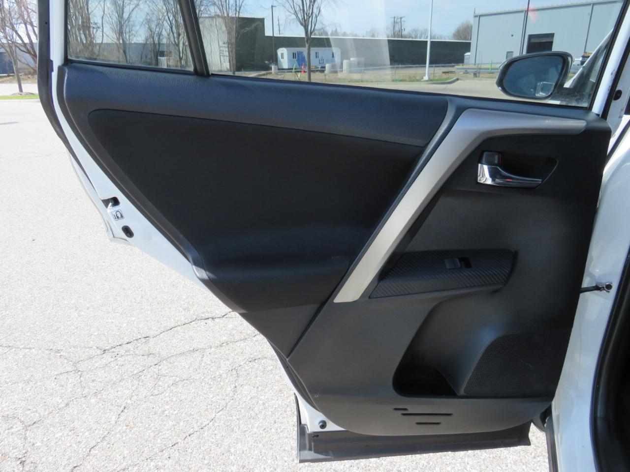 Toyota RAV4 XLE FWD 2014