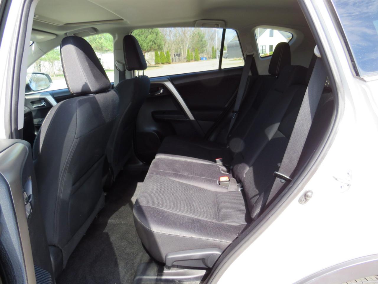 Toyota RAV4 XLE FWD 2014