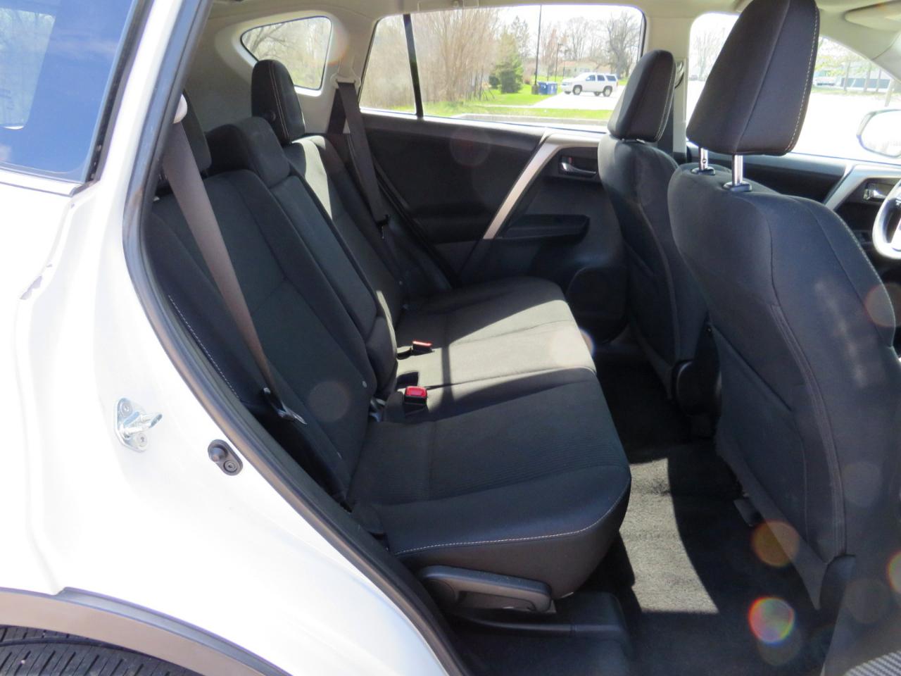 Toyota RAV4 XLE FWD 2014