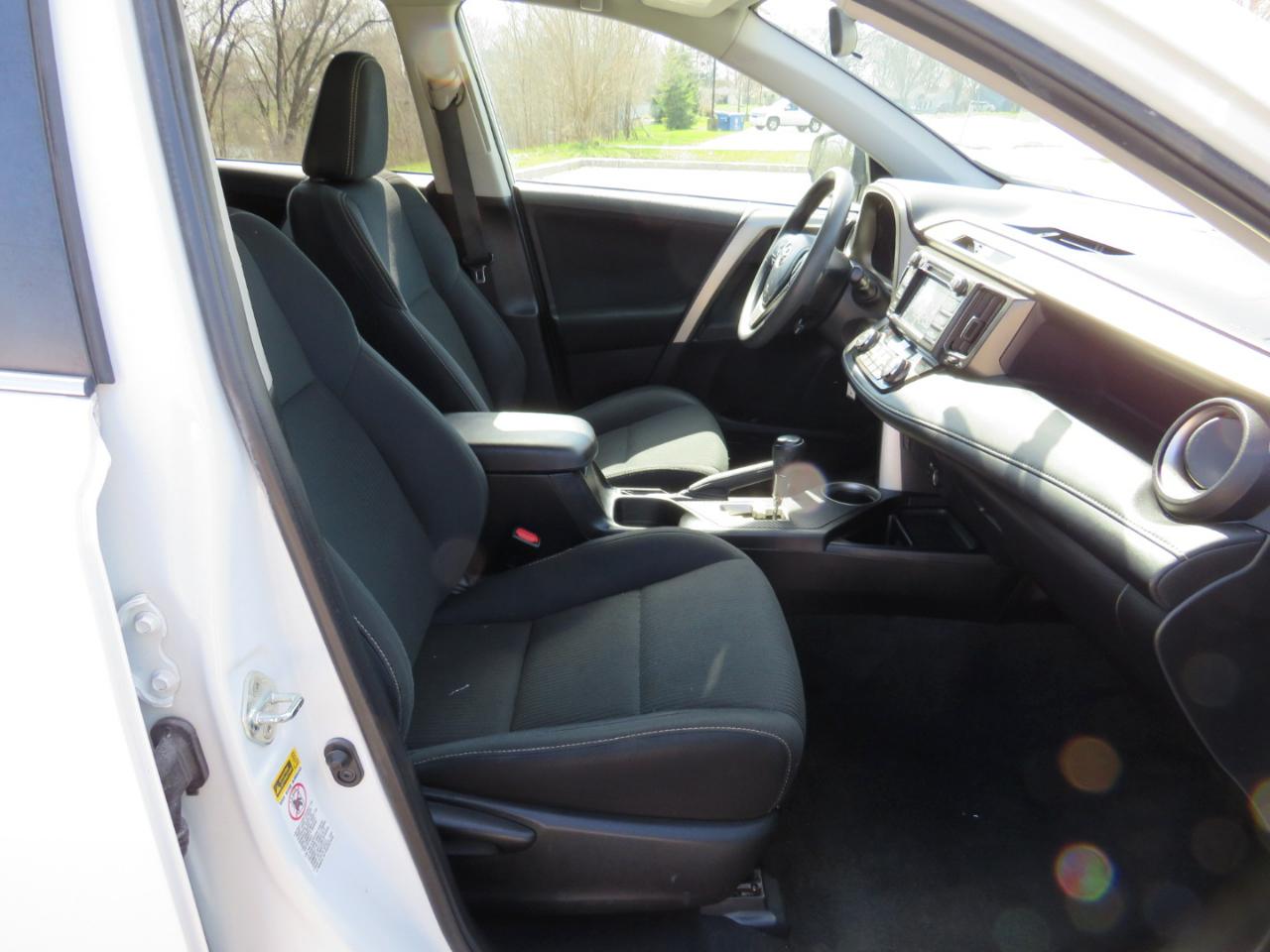 Toyota RAV4 XLE FWD 2014