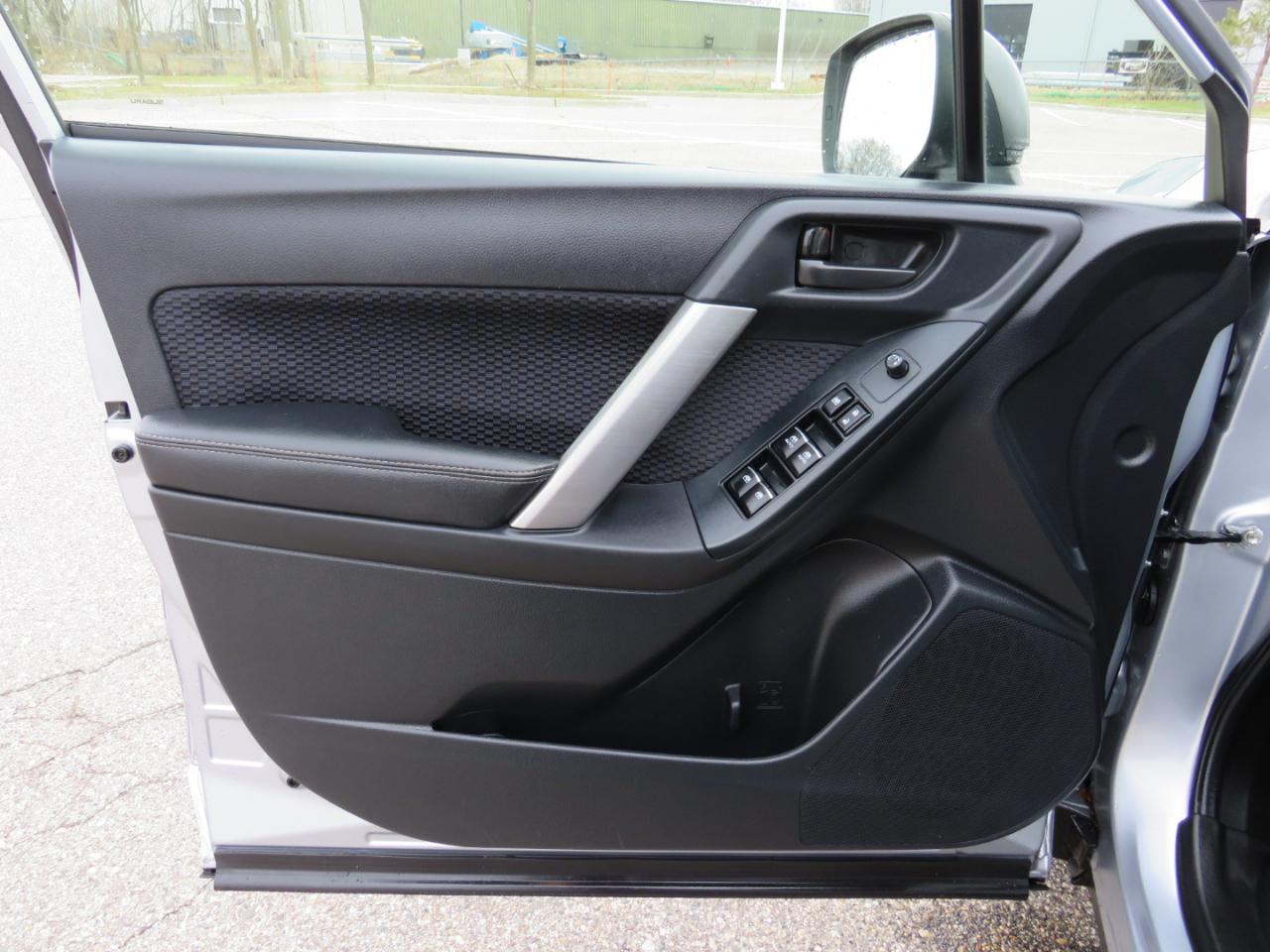 Subaru Forester 2.5i Premium PZEV CVT 2017