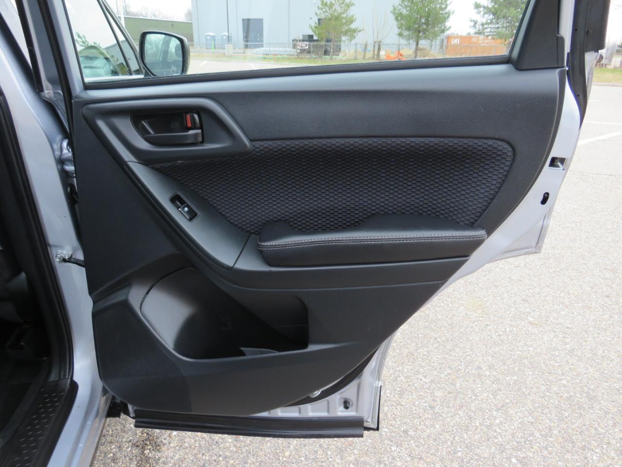 Subaru Forester 2.5i Premium PZEV CVT 2017