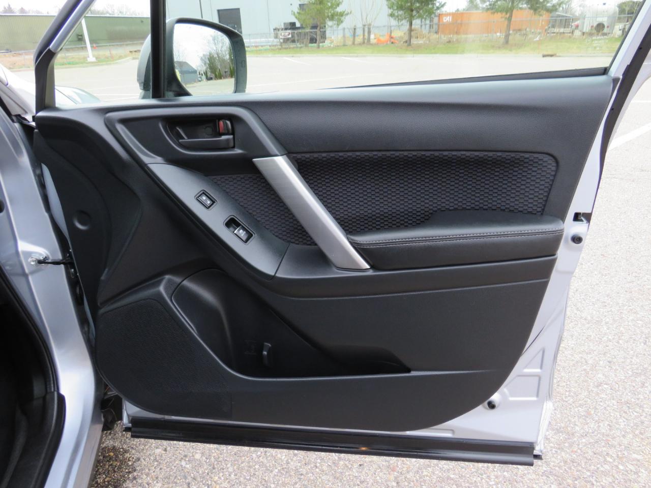 Subaru Forester 2.5i Premium PZEV CVT 2017