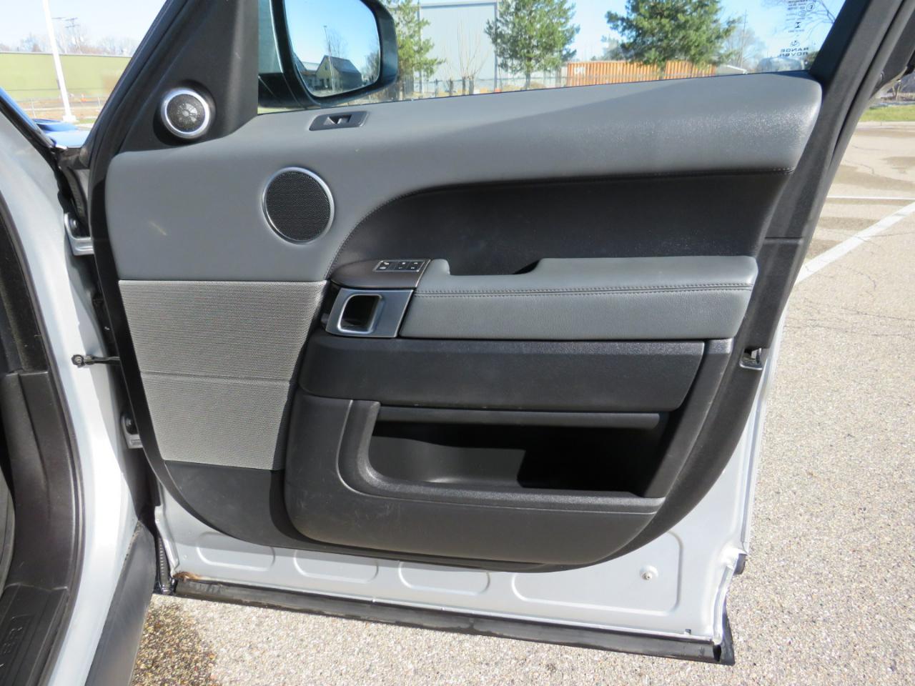 Land Rover Range Rover Sport 3.0L V6 Supercharged HSE 2014