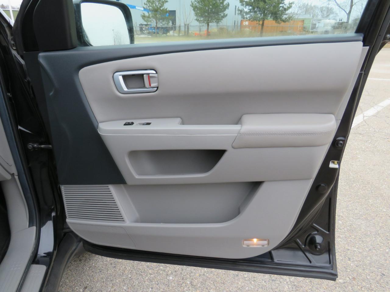 Honda Pilot EX-L 4WD 5-Spd AT 2012