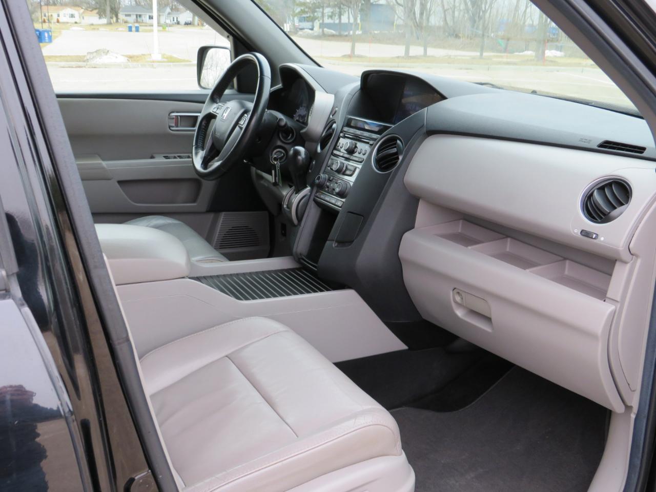 Honda Pilot EX-L 4WD 5-Spd AT 2012