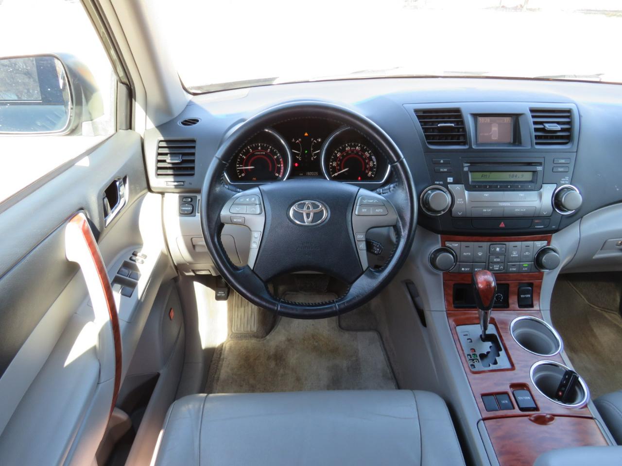 Toyota Highlander Limited 2WD 2008