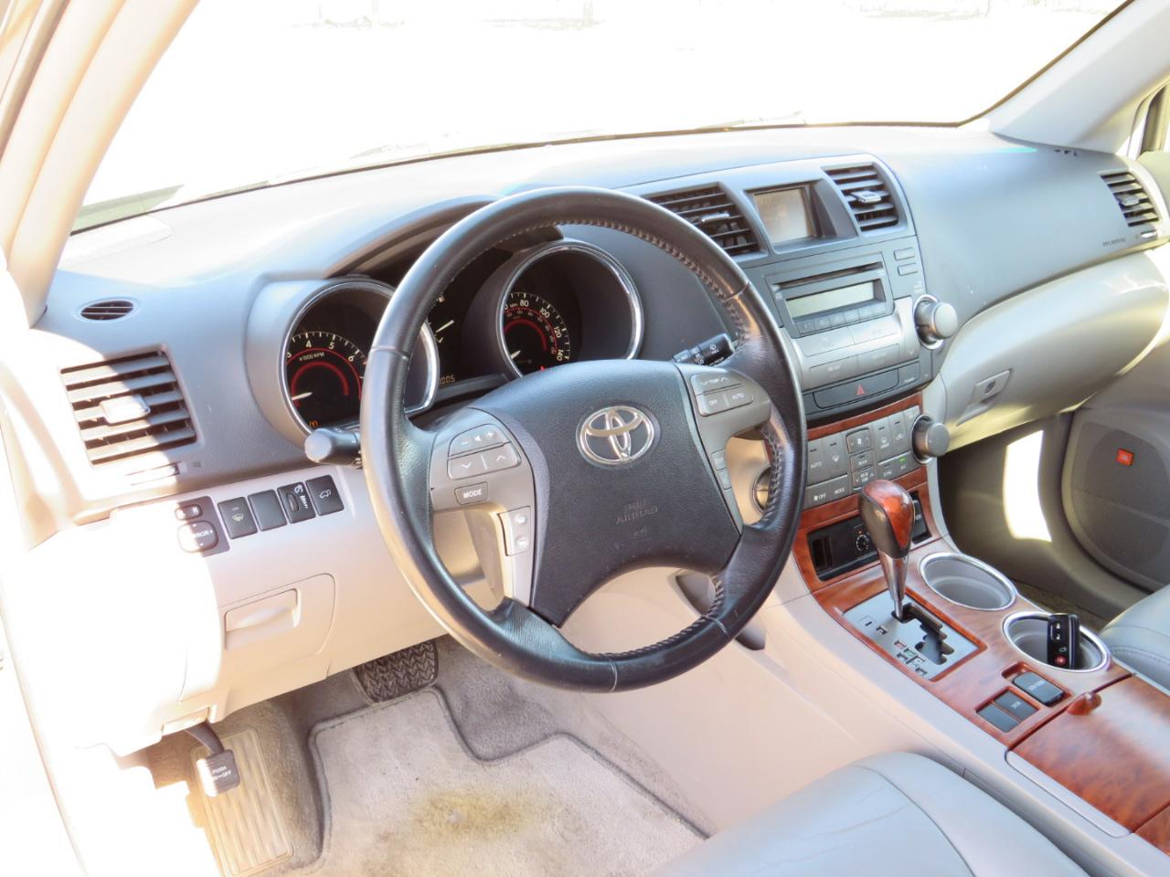Toyota Highlander Limited 2WD 2008