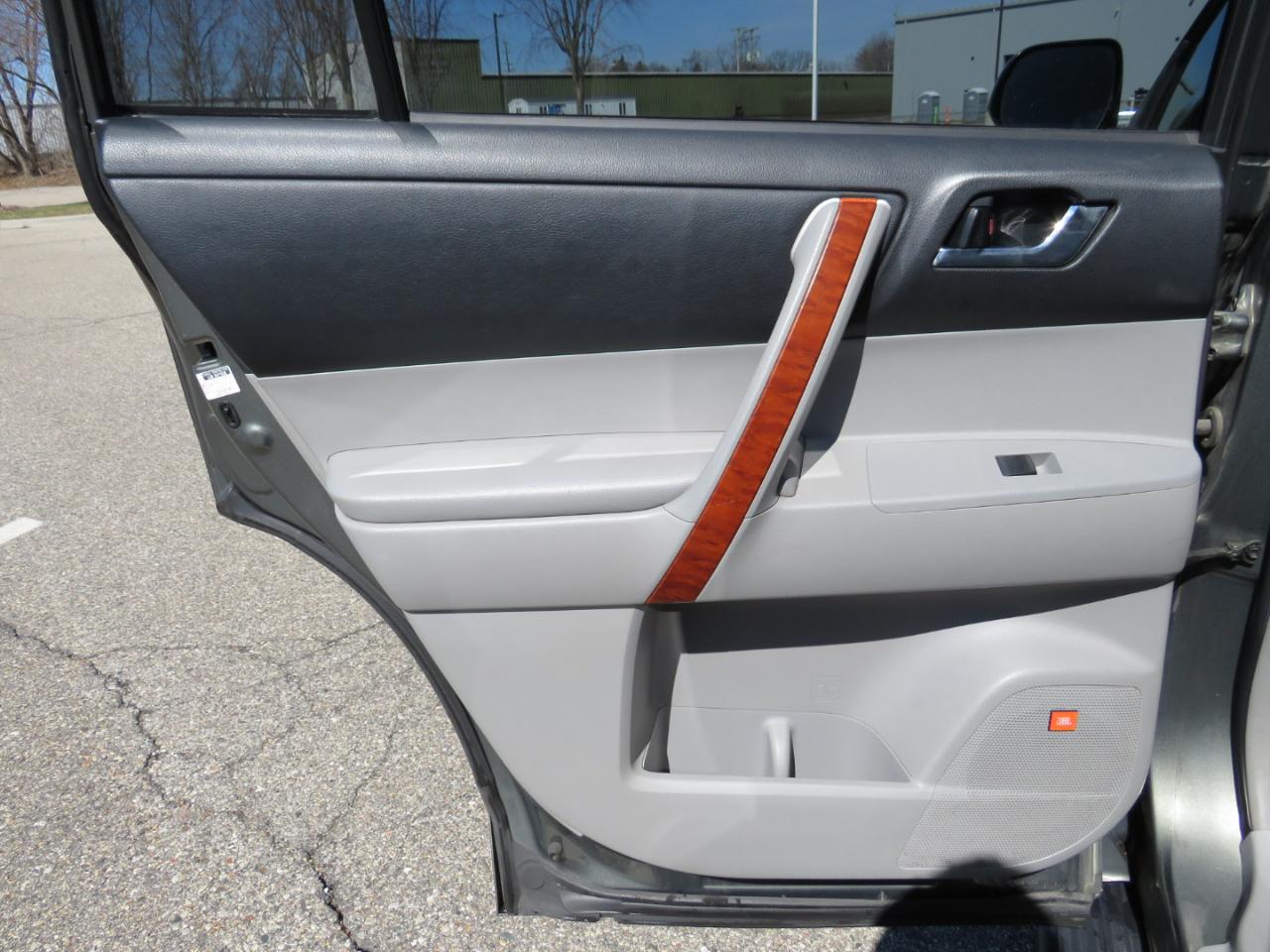 Toyota Highlander Limited 2WD 2008