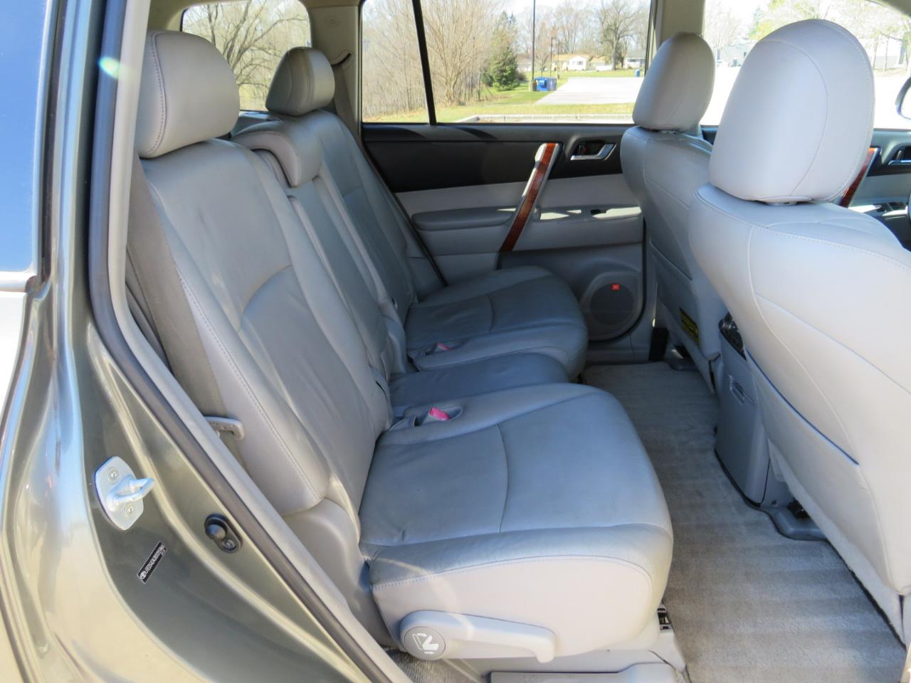 Toyota Highlander Limited 2WD 2008