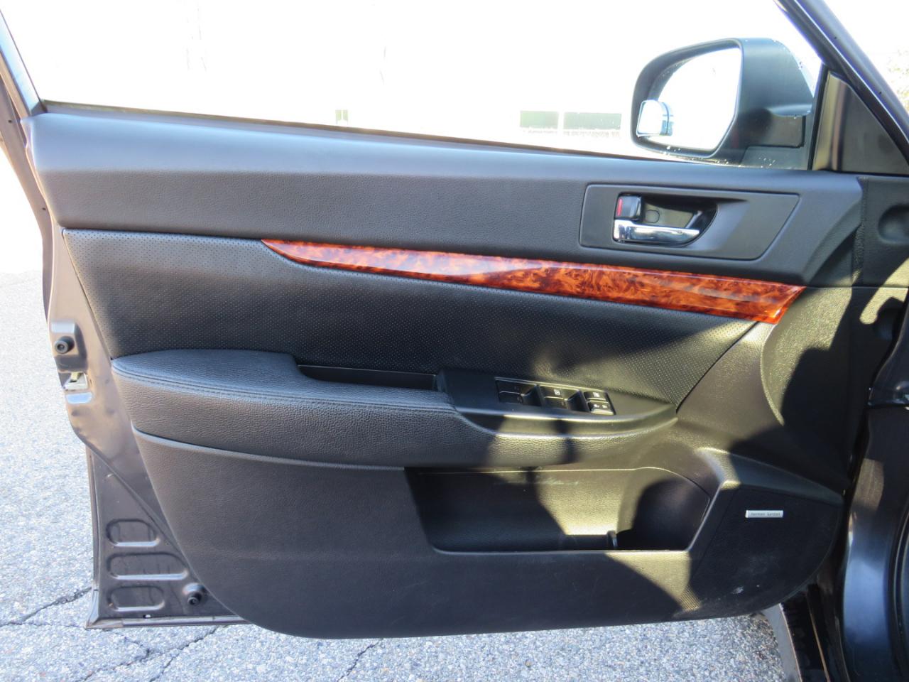 Subaru Outback 3.6R Limited 2012